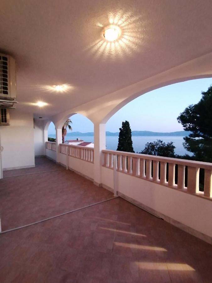 Apartments With Sea View Drvenik Makarska Riviera Bagian luar foto